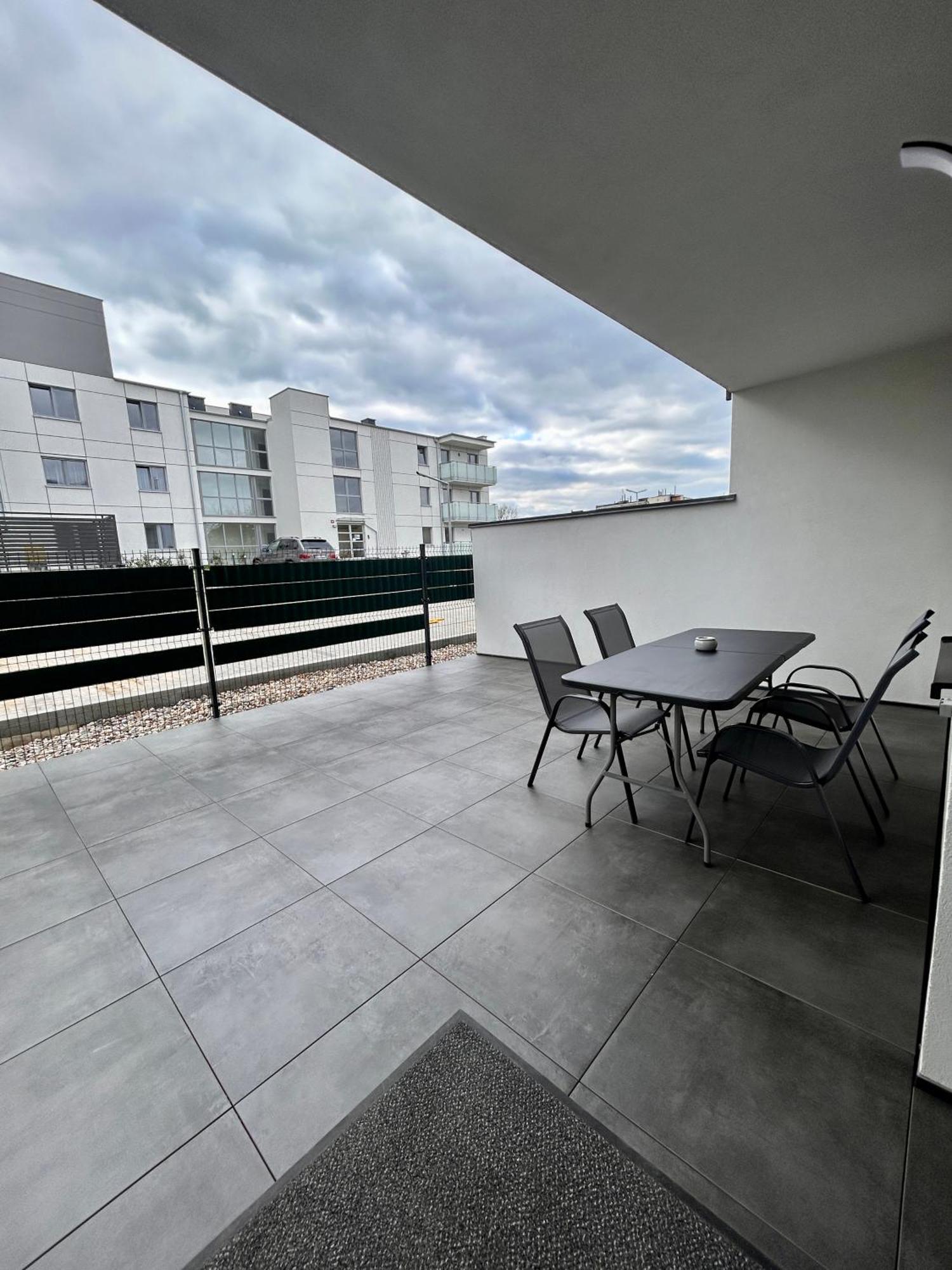 Boleslaviaapartments - Apartament Merci 4, Private Parking Free, Air Condition Boleslawiec  Exteriör bild